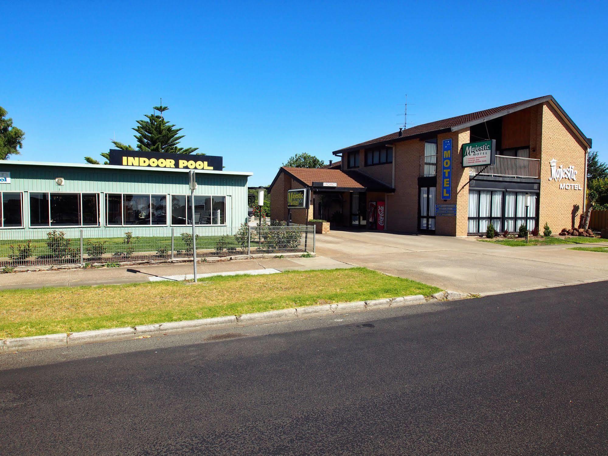 Majestic Motel Horsham Eksteriør bilde